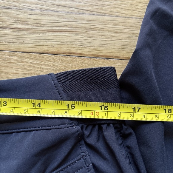 Athleta Cargo Pants Women 14 Vienna Hybrid Black Stretch Zip Pockets Performance - Picture 4 of 10